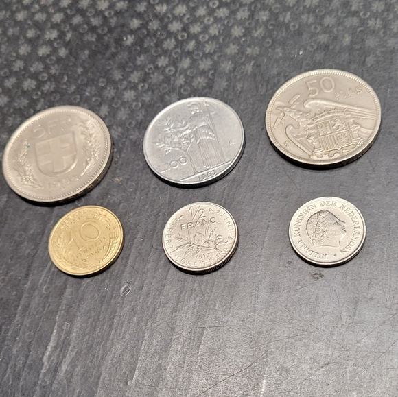 Lot of six collectable coins - Picture 1 of 4